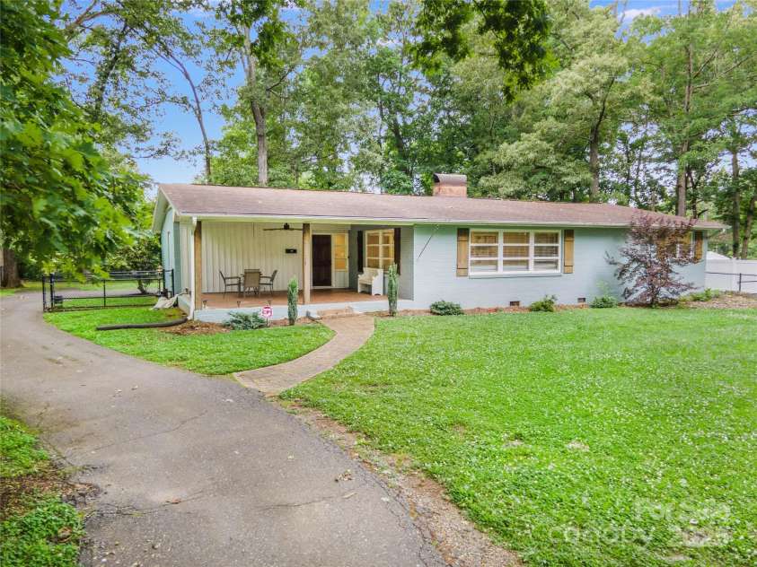 803 Woodside Drive, Kings Mountain, NC 28086.  MLS# CAR4266487, YatesRealty ID 30438. 