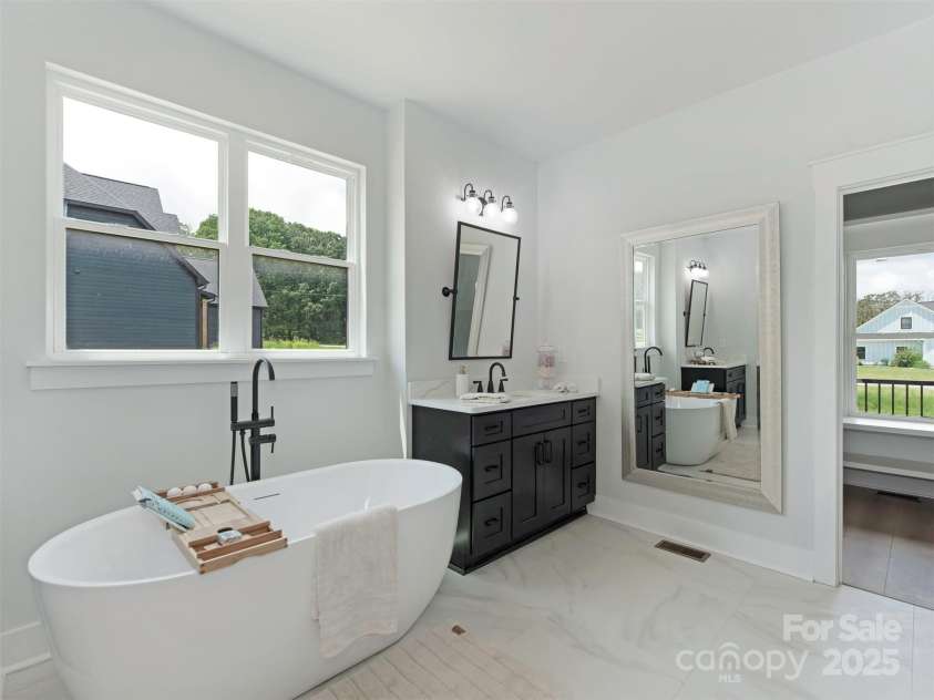 5105 Tom Starnes Road, Waxhaw, NC 28173.  MLS# CAR4274213, YatesRealty ID 30439. 