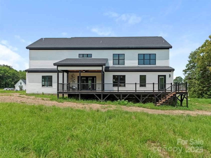 5105 Tom Starnes Road, Waxhaw, NC 28173.  MLS# CAR4274213, YatesRealty ID 30439. 