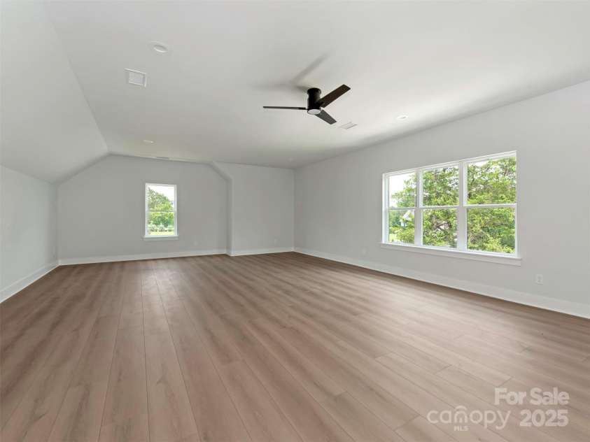 5105 Tom Starnes Road, Waxhaw, NC 28173.  MLS# CAR4274213, YatesRealty ID 30439. Large Bedroom en-suite