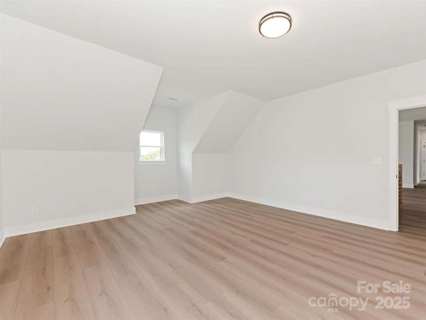 5105 Tom Starnes Road, Waxhaw, NC 28173.  MLS# CAR4274213, YatesRealty ID 30439. Loft
