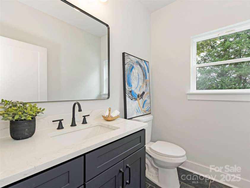 5105 Tom Starnes Road, Waxhaw, NC 28173.  MLS# CAR4274213, YatesRealty ID 30439. Powder Room