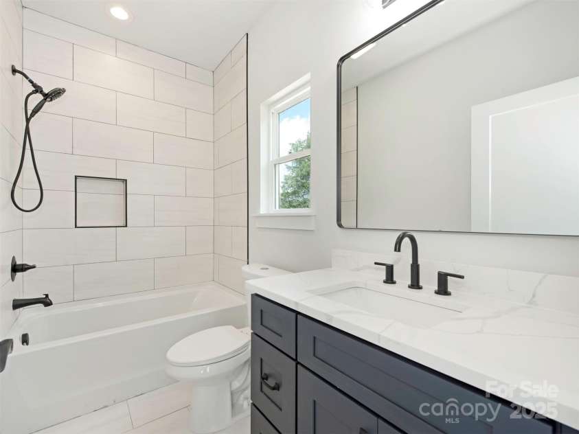 5105 Tom Starnes Road, Waxhaw, NC 28173.  MLS# CAR4274213, YatesRealty ID 30439. Upstairs Bonus