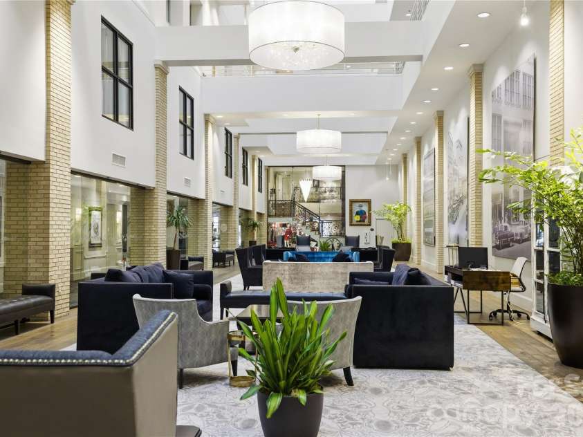 127 Tryon Street, Charlotte, NC 28202.  MLS# CAR4342911, YatesRealty ID 3044. 