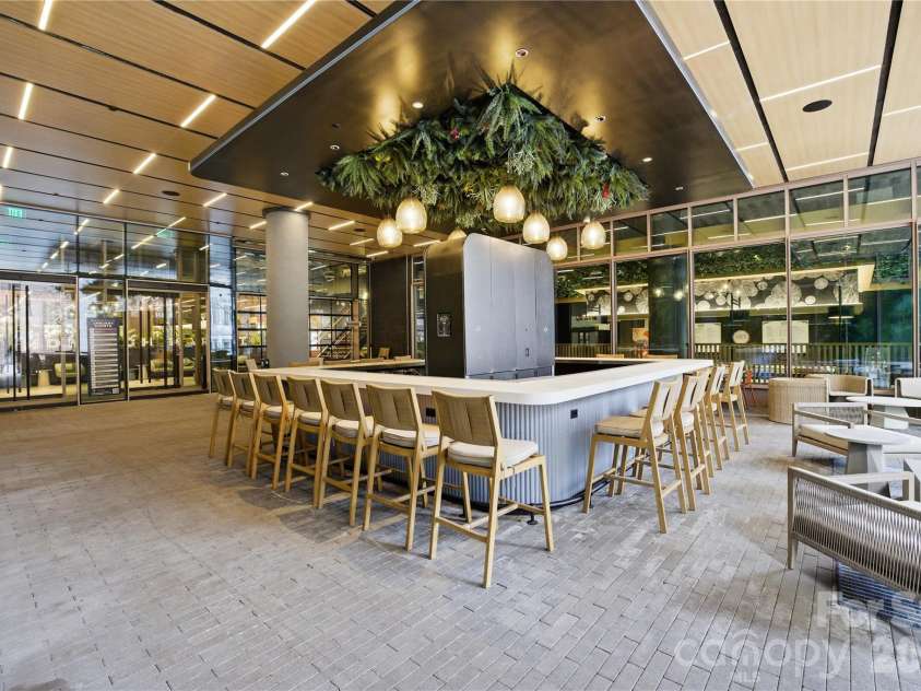 127 Tryon Street, Charlotte, NC 28202.  MLS# CAR4342911, YatesRealty ID 3044. 