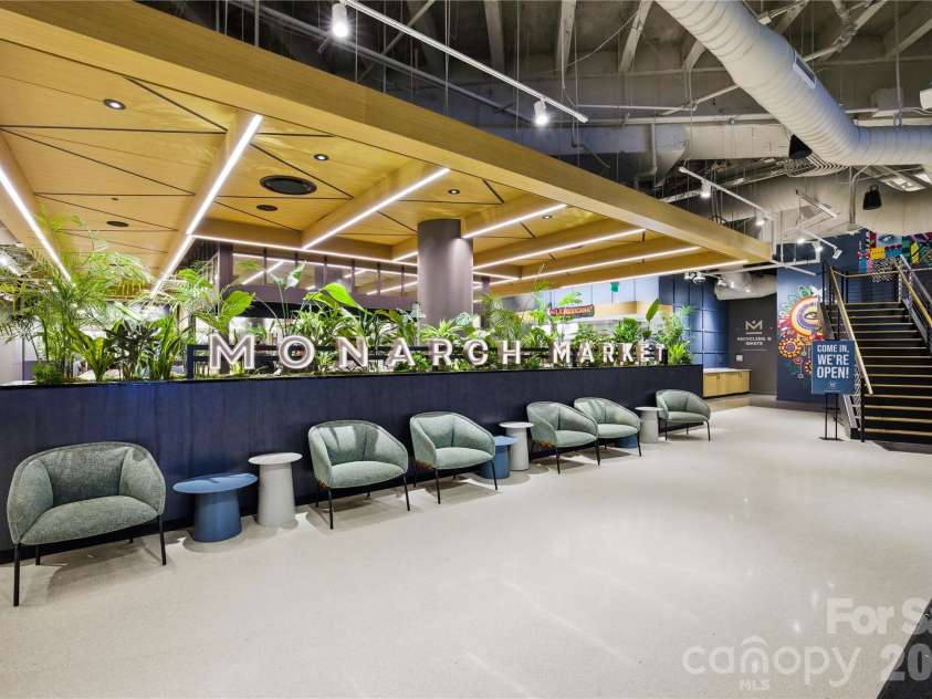 127 Tryon Street, Charlotte, NC 28202.  MLS# CAR4342911, YatesRealty ID 3044. 