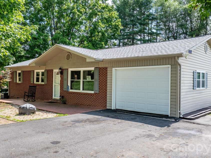 309 Sheldon Street, Hudson, NC 28638.  MLS# CAR4277240, YatesRealty ID 3044. 