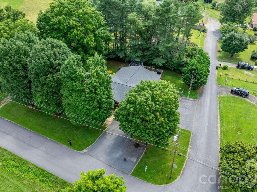 309 Sheldon Street, Hudson, NC 28638.  MLS# CAR4277240, YatesRealty ID 3044. 