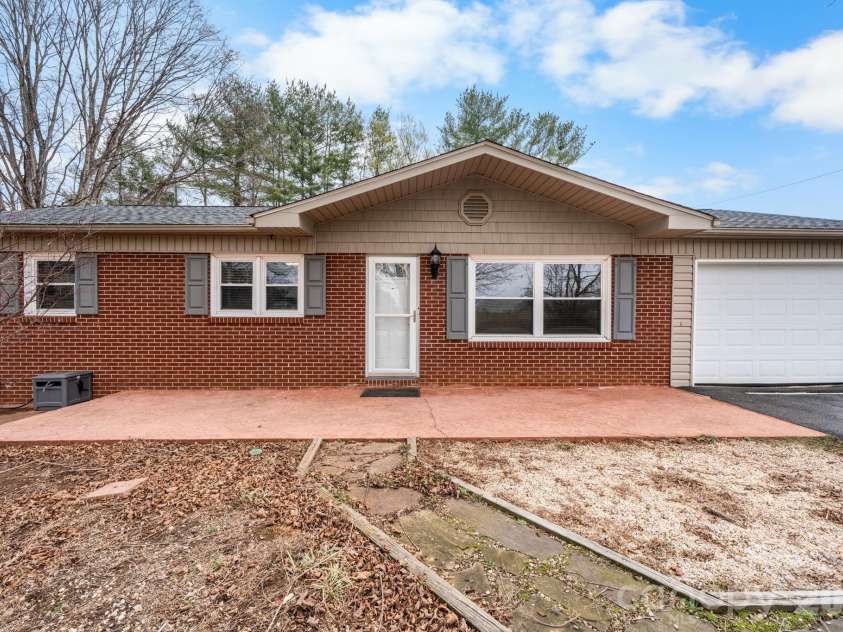 309 Sheldon Street, Hudson, NC 28638.  MLS# CAR4277240, YatesRealty ID 3044. 