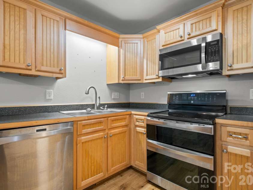 309 Sheldon Street, Hudson, NC 28638.  MLS# CAR4277240, YatesRealty ID 3044. 