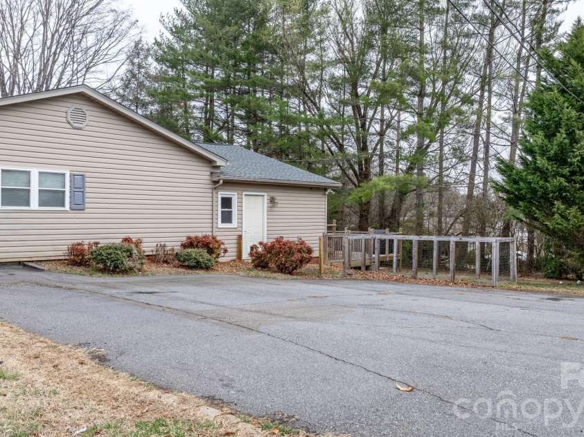 309 Sheldon Street, Hudson, NC 28638.  MLS# CAR4277240, YatesRealty ID 3044. 