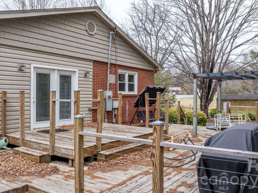309 Sheldon Street, Hudson, NC 28638.  MLS# CAR4277240, YatesRealty ID 3044. 