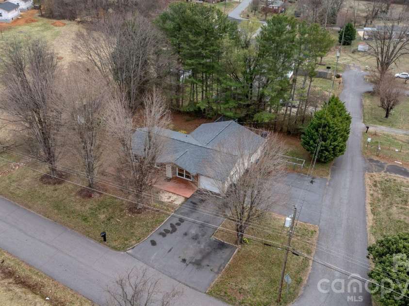 309 Sheldon Street, Hudson, NC 28638.  MLS# CAR4277240, YatesRealty ID 3044. 