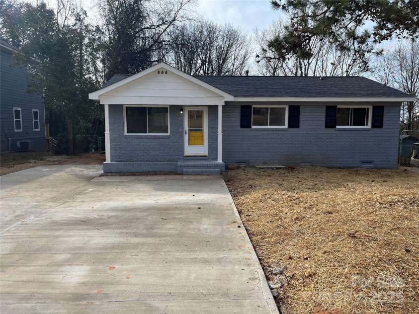 317 Echodale Drive, Charlotte, NC 28217.  MLS# CAR4218705, YatesRealty ID 3044. 