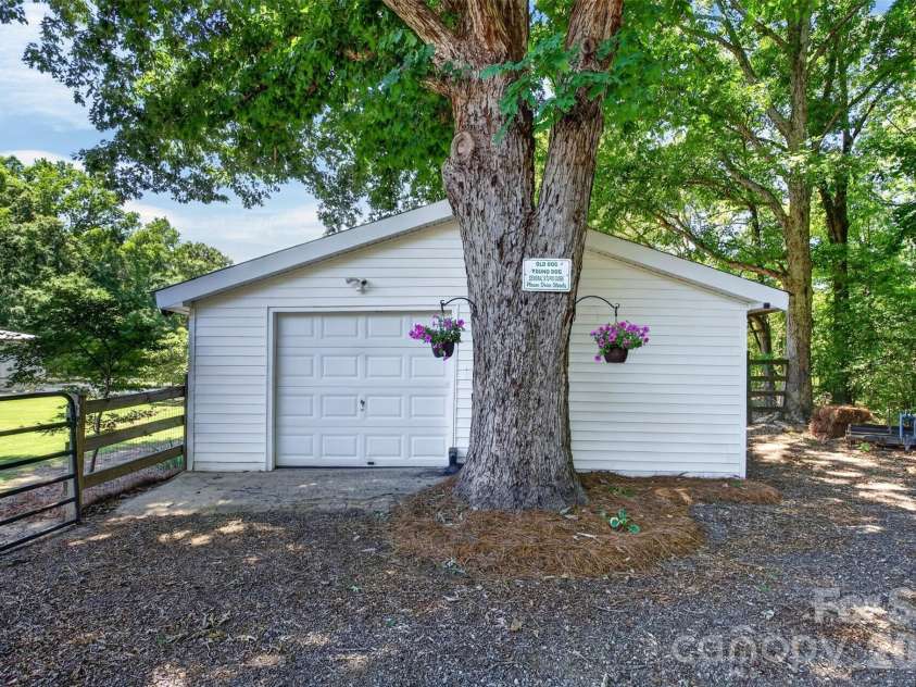 1609 Hall Road, Chester, SC 29706.  MLS# CAR4387994, YatesRealty ID 30440. 