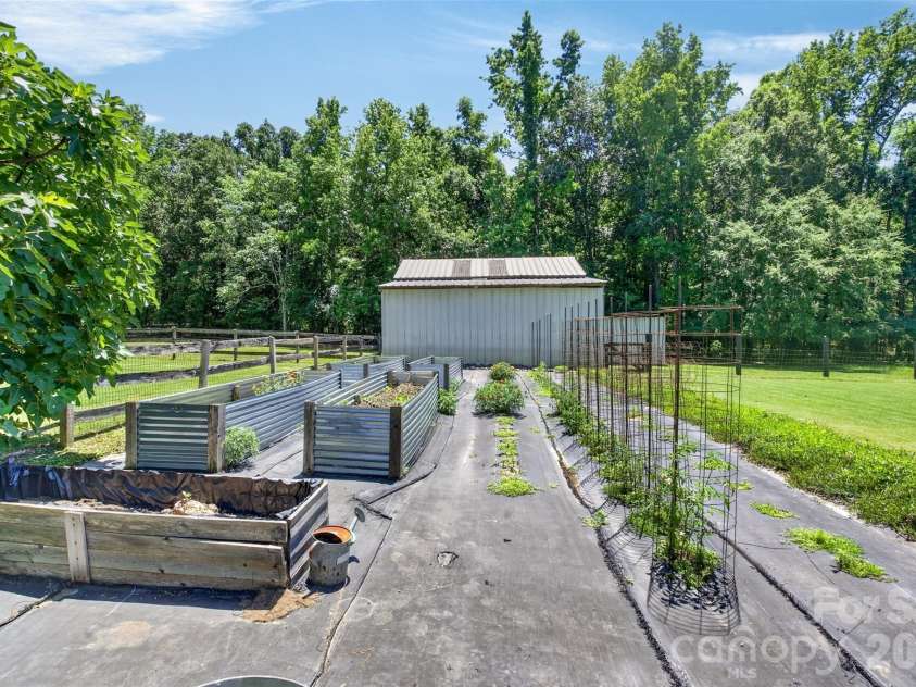 1609 Hall Road, Chester, SC 29706.  MLS# CAR4387994, YatesRealty ID 30440. 