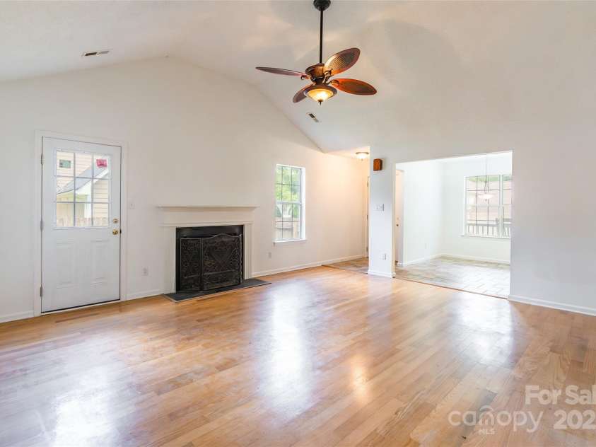5121 Poplar Glen Drive, Matthews, NC 28104.  MLS# CAR4276930, YatesRealty ID 30440. 