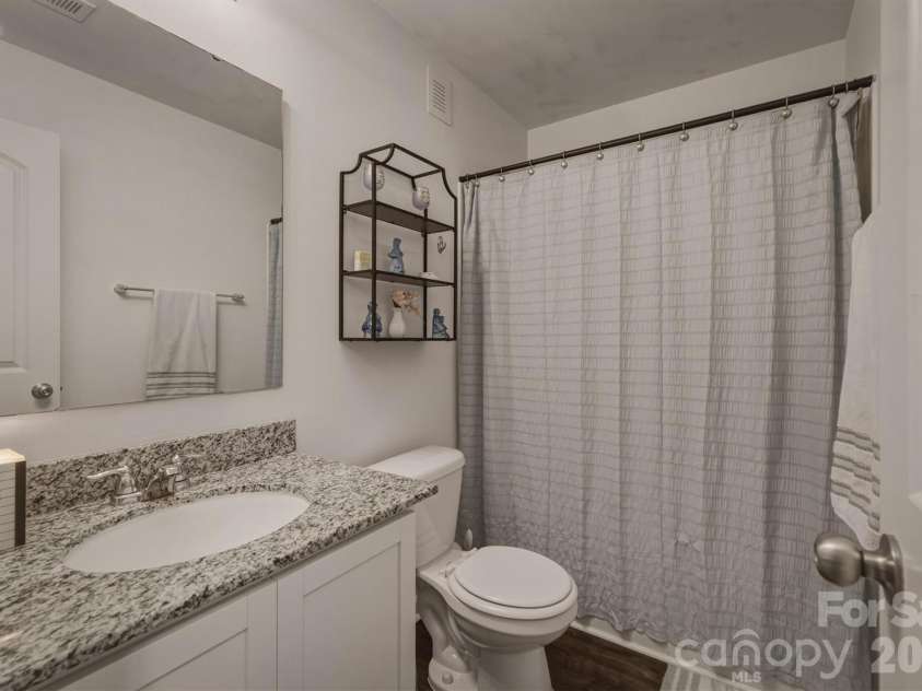 1916 Country Way, Hickory, NC 28601.  MLS# CAR4377335, YatesRealty ID 30441. 