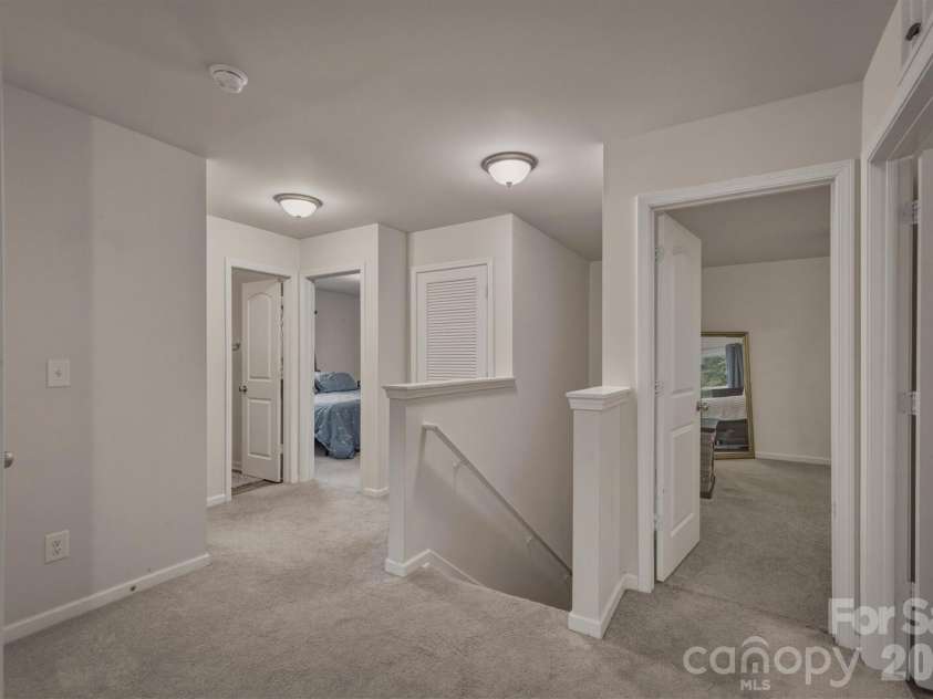 1916 Country Way, Hickory, NC 28601.  MLS# CAR4377335, YatesRealty ID 30441. 