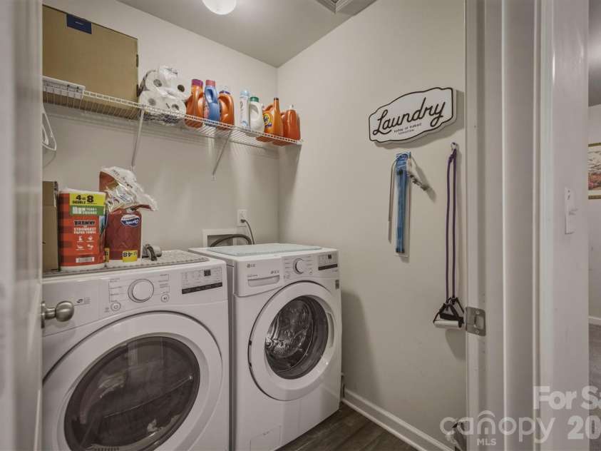 1916 Country Way, Hickory, NC 28601.  MLS# CAR4377335, YatesRealty ID 30441. 