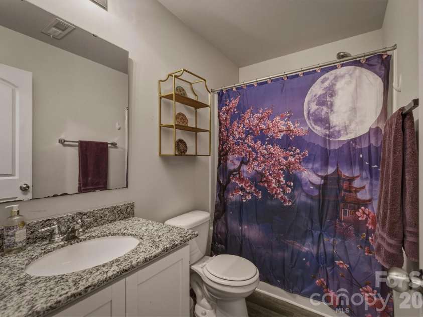 1916 Country Way, Hickory, NC 28601.  MLS# CAR4377335, YatesRealty ID 30441. 