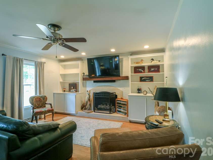 120 Wellington Drive, Salisbury, NC 28144.  MLS# CAR4393362, YatesRealty ID 30442. 