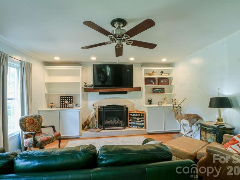 120 Wellington Drive, Salisbury, NC 28144.  MLS# CAR4393362, YatesRealty ID 30442. Den