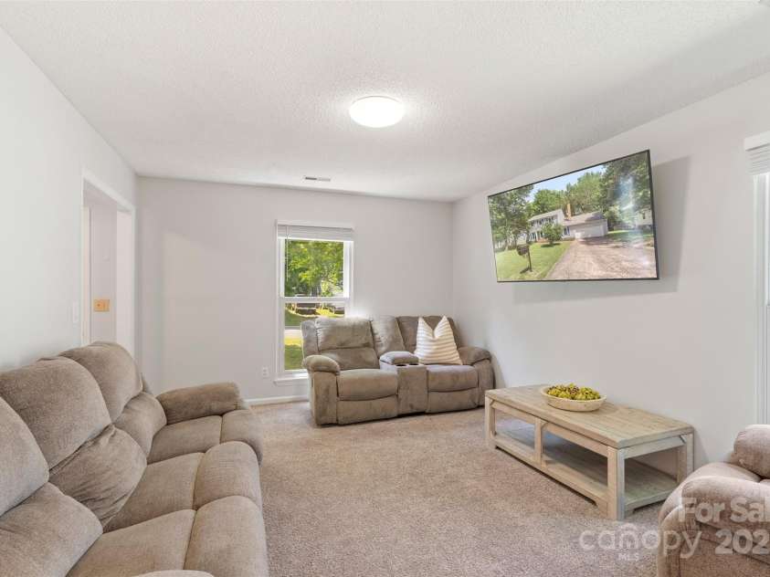 2012 Killarney Place, Charlotte, NC 28262.  MLS# CAR4272576, YatesRealty ID 30442. 
