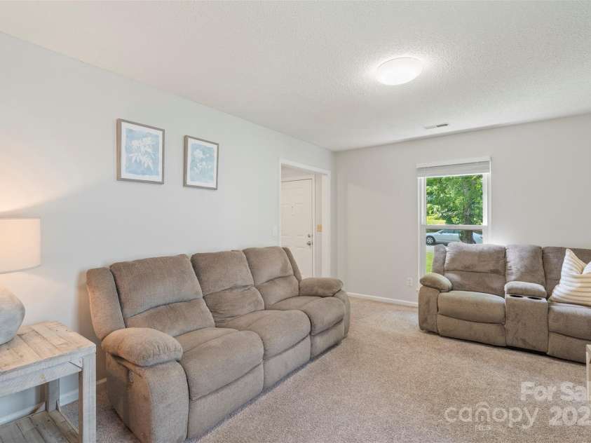 2012 Killarney Place, Charlotte, NC 28262.  MLS# CAR4272576, YatesRealty ID 30442. 