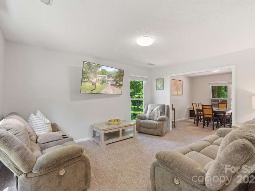 2012 Killarney Place, Charlotte, NC 28262.  MLS# CAR4272576, YatesRealty ID 30442. 