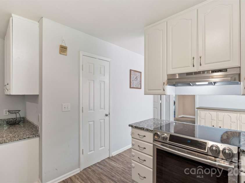 2012 Killarney Place, Charlotte, NC 28262.  MLS# CAR4272576, YatesRealty ID 30442. 