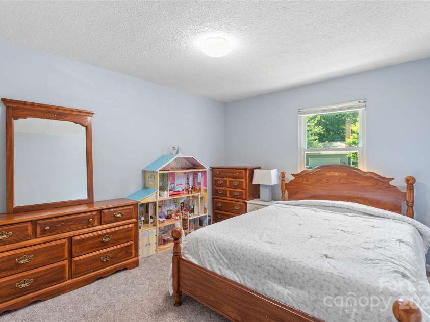 2012 Killarney Place, Charlotte, NC 28262.  MLS# CAR4272576, YatesRealty ID 30442. 