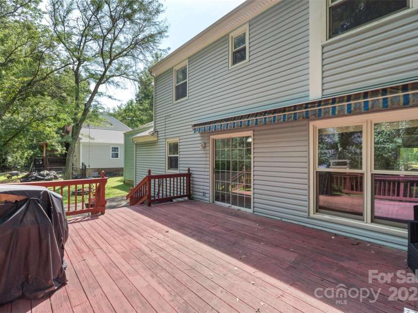 2012 Killarney Place, Charlotte, NC 28262.  MLS# CAR4272576, YatesRealty ID 30442. 