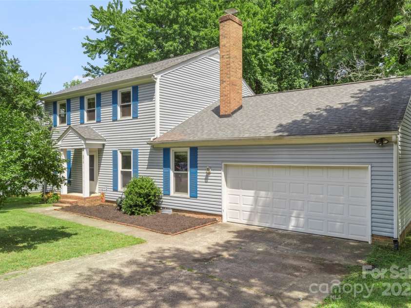 2012 Killarney Place, Charlotte, NC 28262.  MLS# CAR4272576, YatesRealty ID 30442. 