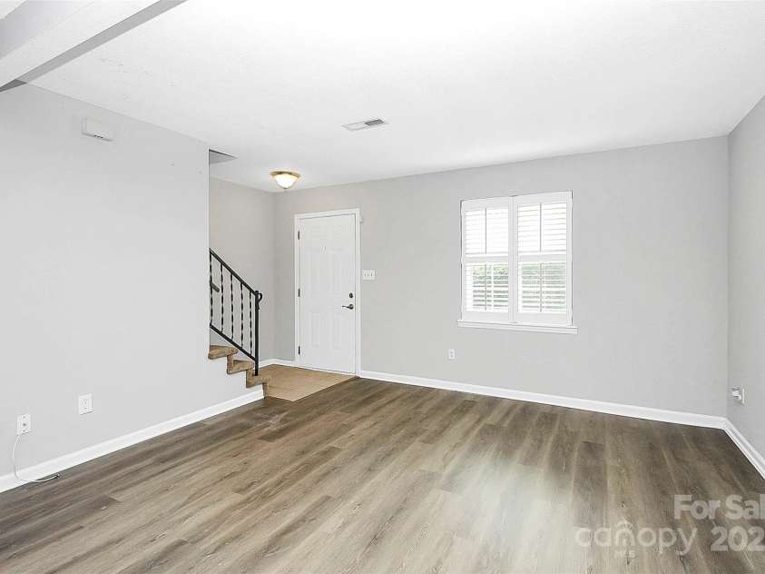 11111 Park Road, Charlotte, NC 28226.  MLS# CAR4280239, YatesRealty ID 30443. 