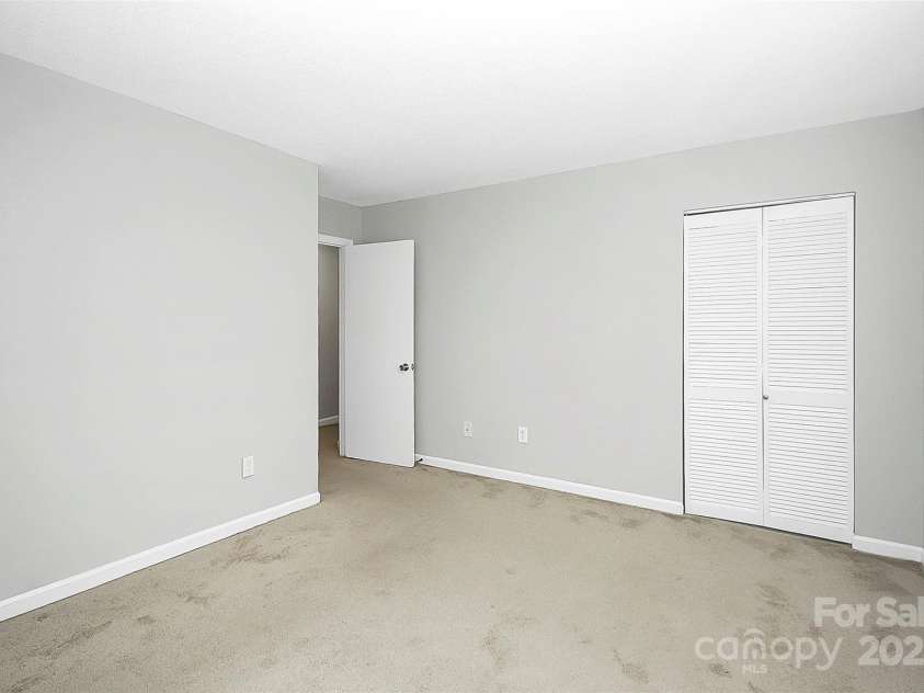 11111 Park Road, Charlotte, NC 28226.  MLS# CAR4280239, YatesRealty ID 30443. 