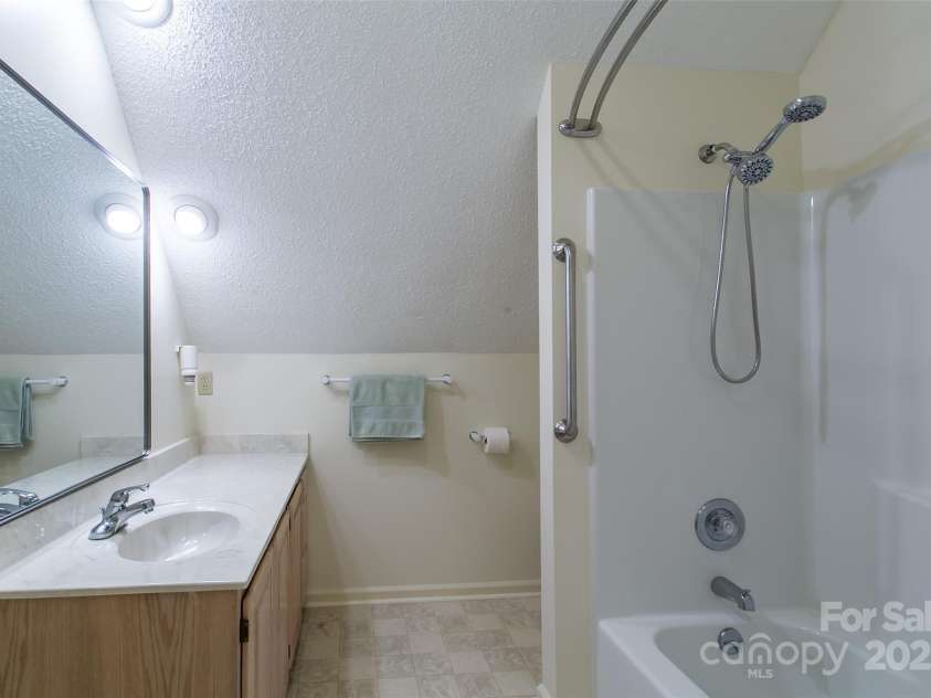 263 Ugedaliyvi Court, Brevard, NC 28712.  MLS# CAR4281622, YatesRealty ID 30444. 