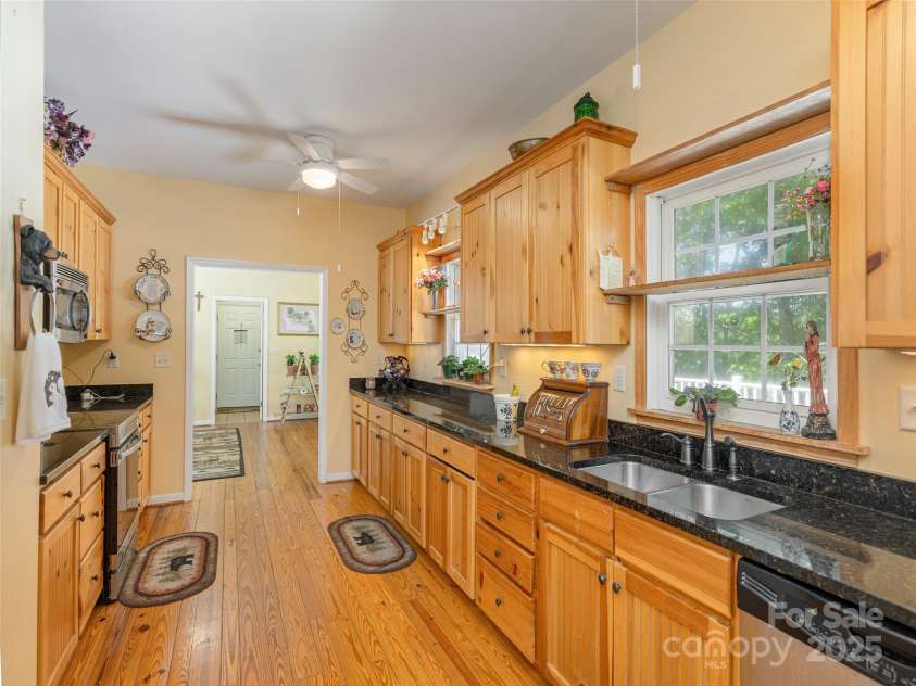 365 Jonathan Creek Drive, Etowah, NC 28729.  MLS# CAR4281995, YatesRealty ID 30445. 