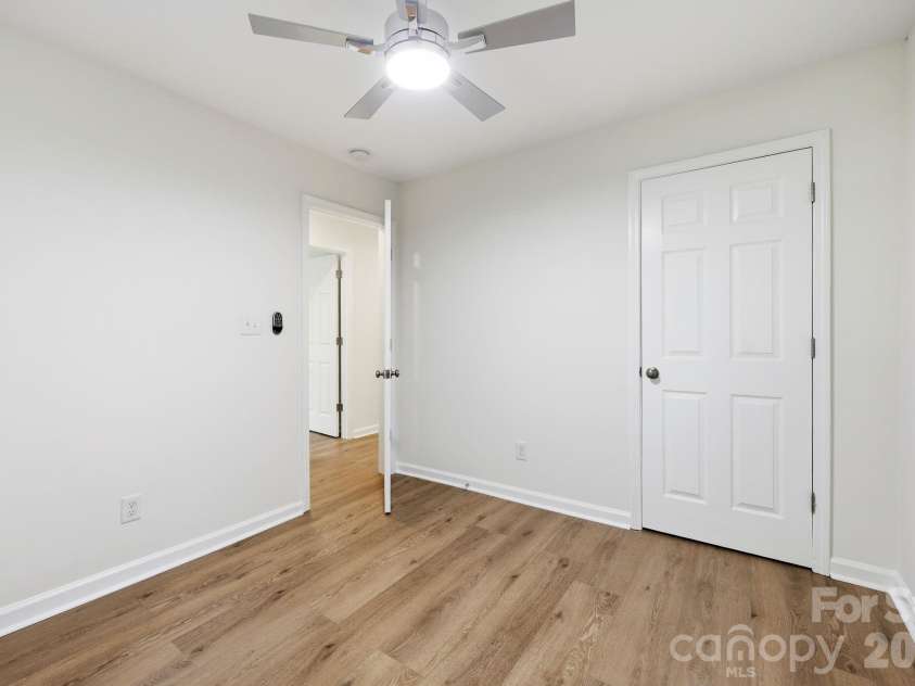 918 Breezewood Drive, Charlotte, NC 28262.  MLS# CAR4390629, YatesRealty ID 30445. 