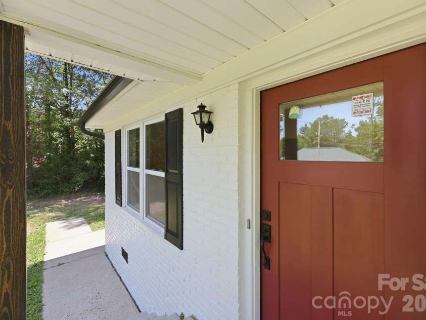922 Breezewood Drive, Charlotte, NC 28262.  MLS# CAR4390629, YatesRealty ID 30445. 