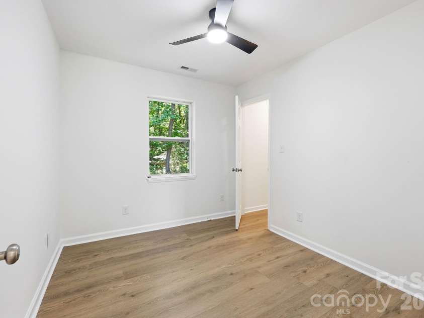 922 Breezewood Drive, Charlotte, NC 28262.  MLS# CAR4390629, YatesRealty ID 30445. 