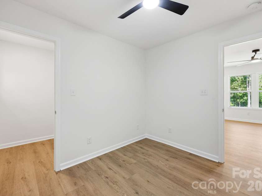 922 Breezewood Drive, Charlotte, NC 28262.  MLS# CAR4390629, YatesRealty ID 30445. 