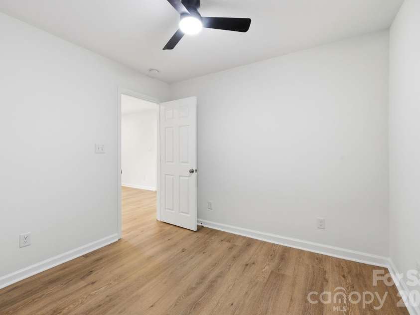 922 Breezewood Drive, Charlotte, NC 28262.  MLS# CAR4390629, YatesRealty ID 30445. 