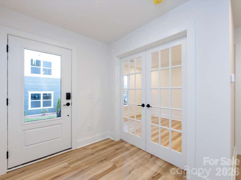 7022 Impulse Court, Charlotte, NC 28205.  MLS# CAR4349977, YatesRealty ID 30446. Foyer