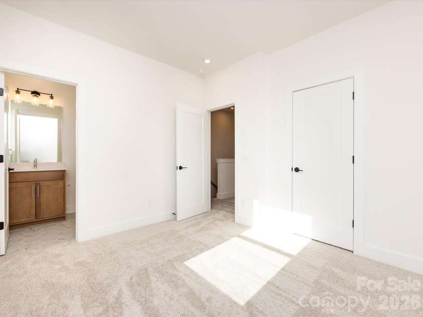 7022 Impulse Court, Charlotte, NC 28205.  MLS# CAR4349977, YatesRealty ID 30446. Secondary en-suite