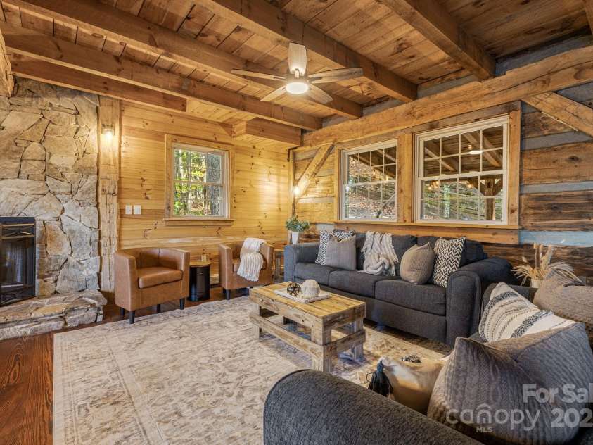 185 Blossom Ridge, Leicester, NC 28748.  MLS# CAR4287858, YatesRealty ID 30447. 