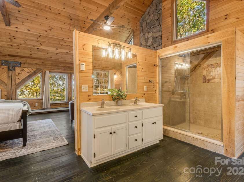 185 Blossom Ridge, Leicester, NC 28748.  MLS# CAR4287858, YatesRealty ID 30447. 