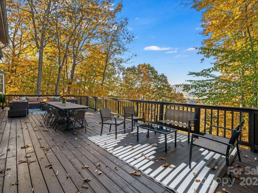185 Blossom Ridge, Leicester, NC 28748.  MLS# CAR4287858, YatesRealty ID 30447. 