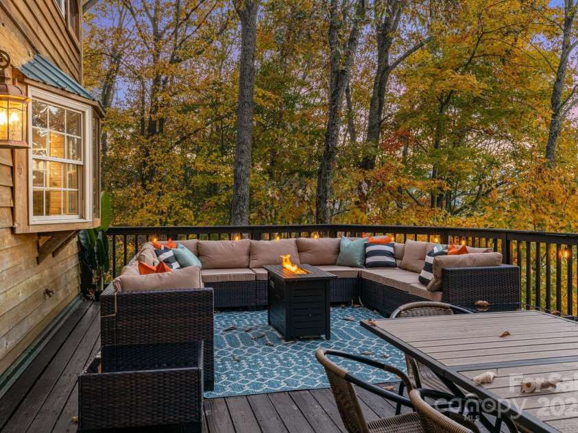 185 Blossom Ridge, Leicester, NC 28748.  MLS# CAR4287858, YatesRealty ID 30447. 