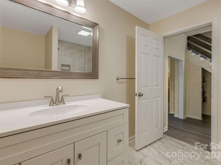 185 Blossom Ridge, Leicester, NC 28748.  MLS# CAR4287858, YatesRealty ID 30447. 